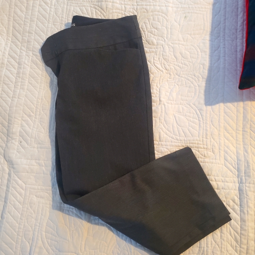 Express Women's Dark Grey Capri Dress Pants